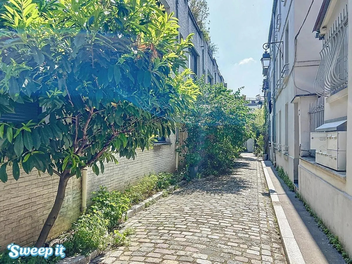 Apartment Calm & Cozy Flat Flowered Alley Sleeps 4 Paris