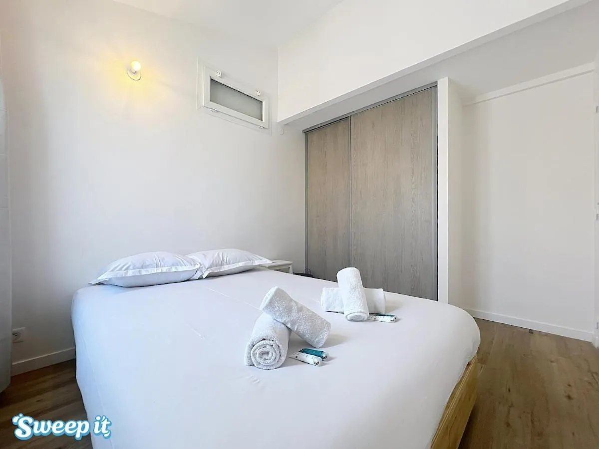 Calm & Cozy Flat Flowered Alley Sleeps 4 Paris 0*,  France