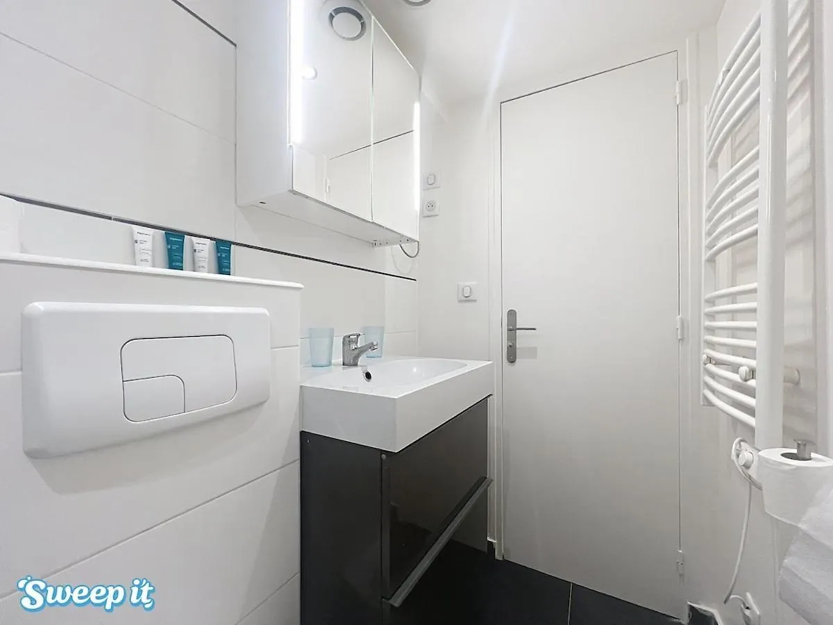Apartamento Calm & Cozy Flat Flowered Alley Sleeps 4 París