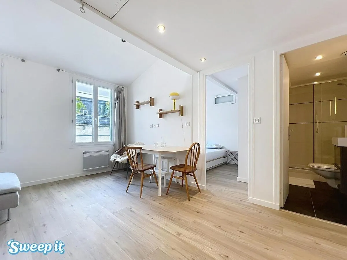 Calm & Cozy Flat Flowered Alley Sleeps 4 París 0*,  Francia