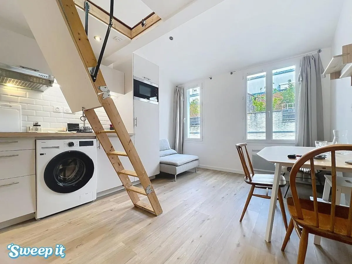 Calm & Cozy Flat Flowered Alley Sleeps 4 Paris Apartment
